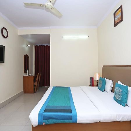 Oyo 10788 Hotel Harisons Continental Patna (Bihar) Exteriör bild